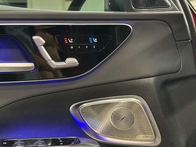 レザーシートには重宝する「シートヒーター」「シートエアコン」付き。冬場・夏場にとても大活躍！！