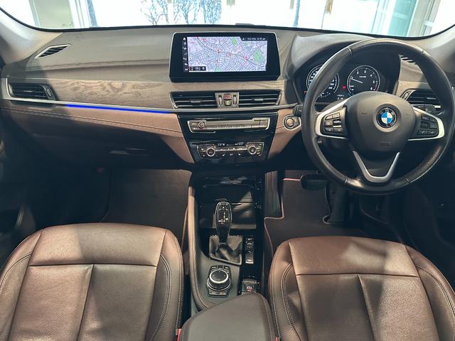 X1 xDrive 18d xライン ハイラインPKG モカレザー 木目調インパネ シートヒーター ACC パワーバックドア(フットオープナー) 1オーナー バックカメラ 前後ドラレコ ディーラー整備記録簿付 R4/5/6/7 スペアキー(3枚目)