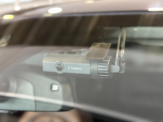 X1 xDrive 18d xライン ハイラインPKG モカレザー 木目調インパネ シートヒーター ACC パワーバックドア(フットオープナー) 1オーナー バックカメラ 前後ドラレコ ディーラー整備記録簿付 R4/5/6/7 スペアキー(4枚目)