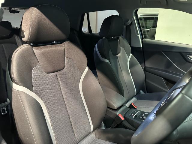 Q2 35TDIスポーツ アシスタンスパッケージ ACC ブレーキホールド バックカメラ LEDライト 電動リアゲート 純正TV付ナビ 8スピーカー 前後ドラレコ スペアキー ETC ディーラー整備記録簿 R4/5/6/7(13枚目)