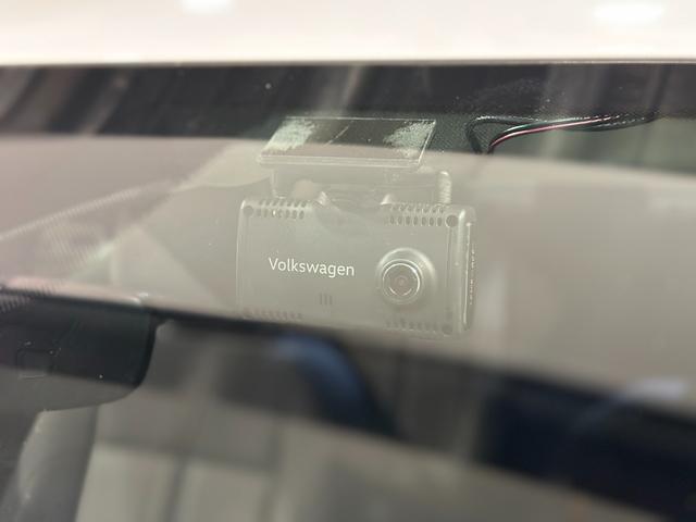 T-ロック TSI スタイルデザインパッケージ ディスカバーメディアPKG 1オーナー ACC バックカメラ パワーバックドア LEDライト アンビエントライト ETC デイタイムランニングライト ディーラー整備記録簿付 R4・5・6・7(5枚目)