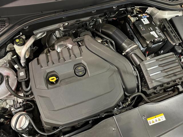 T-ロック TSI スタイルデザインパッケージ ディスカバーメディアPKG 1オーナー ACC バックカメラ パワーバックドア LEDライト アンビエントライト ETC デイタイムランニングライト ディーラー整備記録簿付 R4・5・6・7(50枚目)