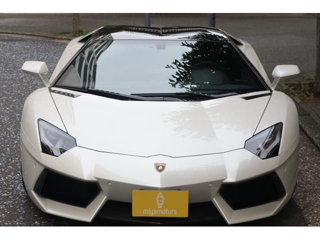 アヴェンタドール LP700-4ロードスター ディーラー車 左ハンドル フロントリフター 純正20インチ鍛造アルミホイール カーボンブレーキ ブラックキャリパー カーボンフロントスポイラー カーボンサイドエアダクト カーボンリアディフューザー(4枚目)