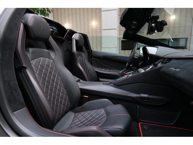 アヴェンタドール LP700-4ロードスター ディーラー車 左ハンドル フロントリフター 純正20インチ鍛造アルミホイール カーボンブレーキ ブラックキャリパー カーボンフロントスポイラー カーボンサイドエアダクト カーボンリアディフューザー(13枚目)