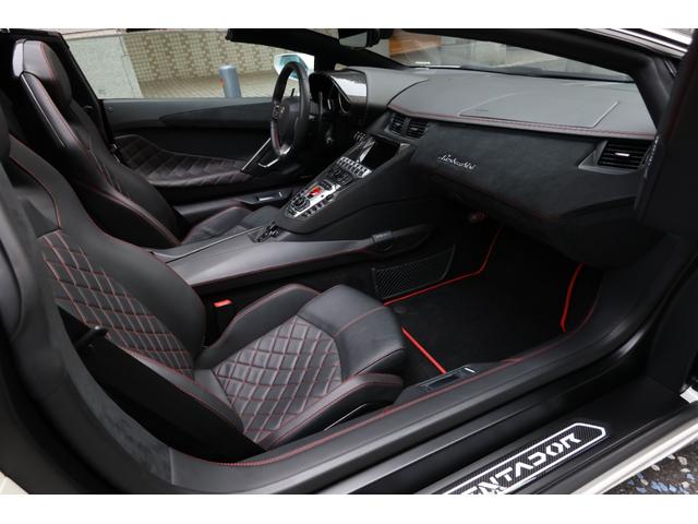 アヴェンタドール LP700-4ロードスター ディーラー車 左ハンドル フロントリフター 純正20インチ鍛造アルミホイール カーボンブレーキ ブラックキャリパー カーボンフロントスポイラー カーボンサイドエアダクト カーボンリアディフューザー(14枚目)
