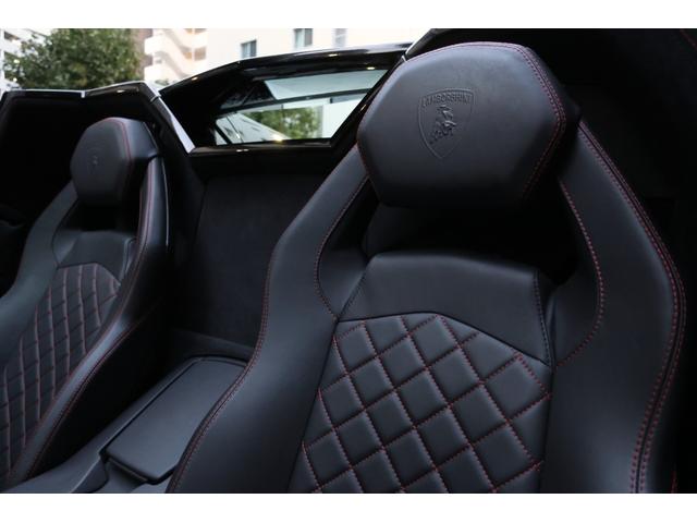 アヴェンタドール LP700-4ロードスター ディーラー車 左ハンドル フロントリフター 純正20インチ鍛造アルミホイール カーボンブレーキ ブラックキャリパー カーボンフロントスポイラー カーボンサイドエアダクト カーボンリアディフューザー(18枚目)