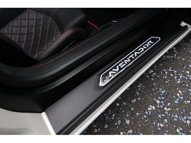 アヴェンタドール LP700-4ロードスター ディーラー車 左ハンドル フロントリフター 純正20インチ鍛造アルミホイール カーボンブレーキ ブラックキャリパー カーボンフロントスポイラー カーボンサイドエアダクト カーボンリアディフューザー(20枚目)
