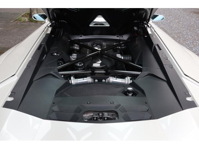 アヴェンタドール LP700-4ロードスター ディーラー車 左ハンドル フロントリフター 純正20インチ鍛造アルミホイール カーボンブレーキ ブラックキャリパー カーボンフロントスポイラー カーボンサイドエアダクト カーボンリアディフューザー(41枚目)