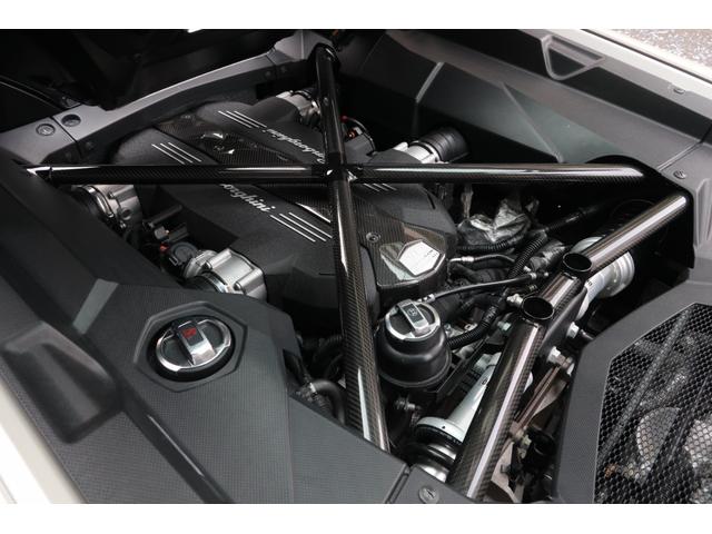 アヴェンタドール LP700-4ロードスター ディーラー車 左ハンドル フロントリフター 純正20インチ鍛造アルミホイール カーボンブレーキ ブラックキャリパー カーボンフロントスポイラー カーボンサイドエアダクト カーボンリアディフューザー(42枚目)