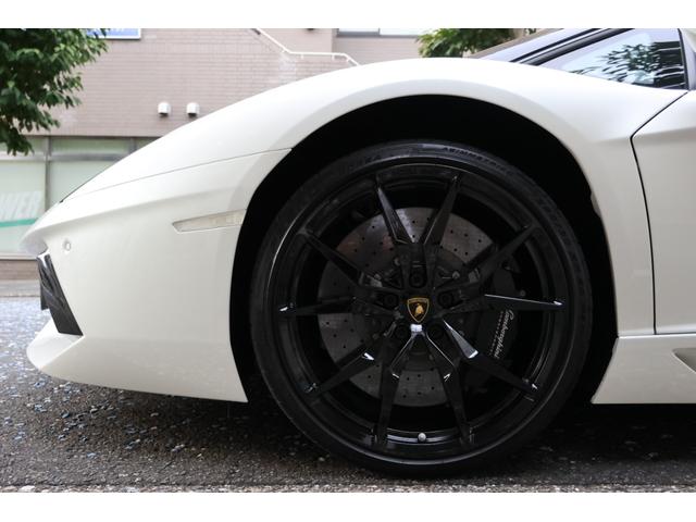アヴェンタドール LP700-4ロードスター ディーラー車 左ハンドル フロントリフター 純正20インチ鍛造アルミホイール カーボンブレーキ ブラックキャリパー カーボンフロントスポイラー カーボンサイドエアダクト カーボンリアディフューザー(45枚目)