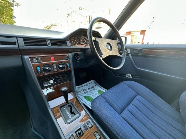 ミディアムクラス ３００Ｅ　Ｗ１２４（13枚目）