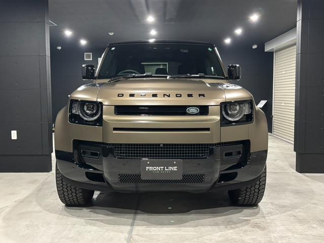 ディフェンダー １１０Ｘ－ダイナミックＳＥ　Ｄ３００　ゴンドワナストーン　純正サテンプロテクション　電子制御エアサスペンション　ブラックエクステリア　プライバシーガラス　クロスカービーム　パノラミックビューモニター　ブラインドスポットモニター（2枚目）