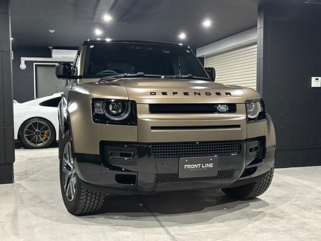 ディフェンダー １１０Ｘ－ダイナミックＳＥ　Ｄ３００　ゴンドワナストーン　純正サテンプロテクション　電子制御エアサスペンション　ブラックエクステリア　プライバシーガラス　クロスカービーム　パノラミックビューモニター　ブラインドスポットモニター（3枚目）