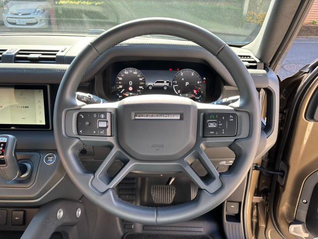 ディフェンダー １１０Ｘ－ダイナミックＳＥ　Ｄ３００　ゴンドワナストーン　純正サテンプロテクション　電子制御エアサスペンション　ブラックエクステリア　プライバシーガラス　クロスカービーム　パノラミックビューモニター　ブラインドスポットモニター（14枚目）
