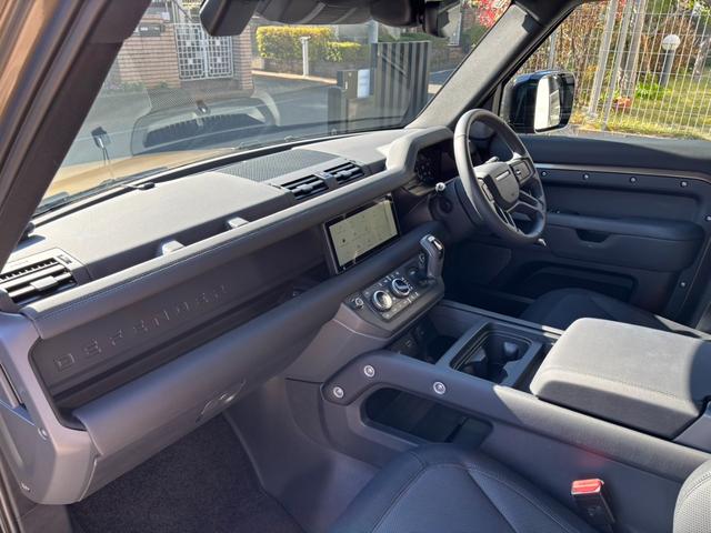 ディフェンダー １１０Ｘ－ダイナミックＳＥ　Ｄ３００　ゴンドワナストーン　純正サテンプロテクション　電子制御エアサスペンション　ブラックエクステリア　プライバシーガラス　クロスカービーム　パノラミックビューモニター　ブラインドスポットモニター（15枚目）