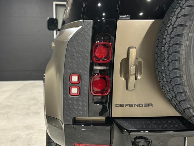 ディフェンダー １１０Ｘ－ダイナミックＳＥ　Ｄ３００　ゴンドワナストーン　純正サテンプロテクション　電子制御エアサスペンション　ブラックエクステリア　プライバシーガラス　クロスカービーム　パノラミックビューモニター　ブラインドスポットモニター（30枚目）