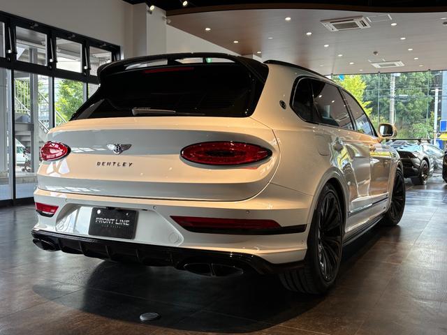 ベンテイガ 　ＯＰ８１９　ベンテイガスタイリングスペック　エアラインシートスペック　Ｂａｎｇ　＆Ｏｌｕｆｓｅｎ　ブラックラインスペック　フェイシア　ドアウエストレール　ピアノリネン　２２インチ　エンターテインメント（6枚目）