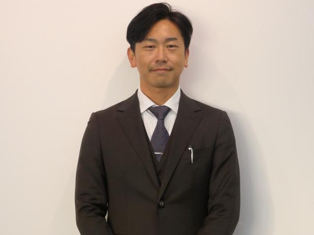 Vクラス V220d アバンギャルド ロング AMGライン パノラマSR フルフラットシート 黒革 RSP MBUX 9速AT インテリジェントD LED 純正メモリーナビ地デジ360°カメラ 社外デジタルインナーミラー 専用19AW 7人乗 禁煙 正規D車(21枚目)