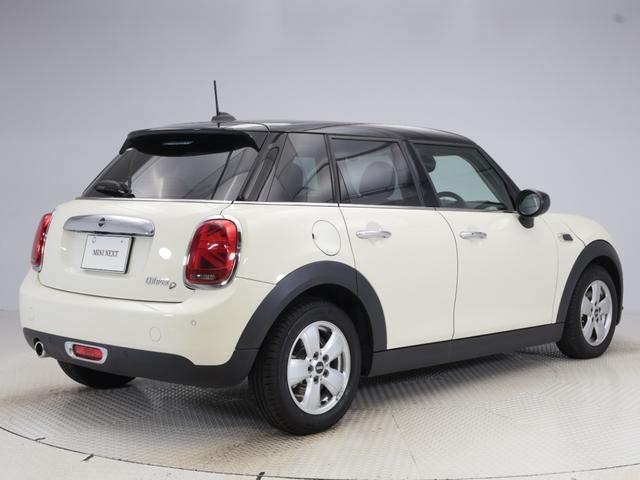 MINI クーパーD 認定中古車 2年保証 15インチAW 純正HDDナビゲーション リヤカメラ 前後センサー LEDヘッドライト 衝突警告 USB コンフォートアクセス ブラックリーフ&ミラーキャップ(9枚目)