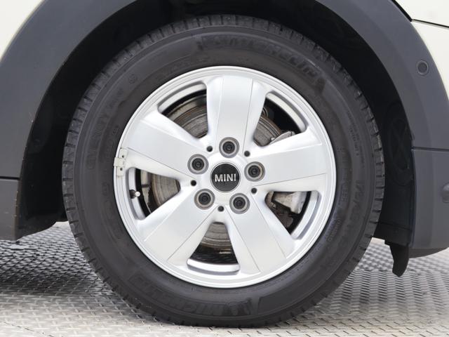 MINI クーパーD 認定中古車 2年保証 15インチAW 純正HDDナビゲーション リヤカメラ 前後センサー LEDヘッドライト 衝突警告 USB コンフォートアクセス ブラックリーフ&ミラーキャップ(10枚目)