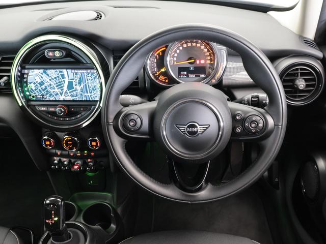 MINI クーパーD 認定中古車 2年保証 15インチAW 純正HDDナビゲーション リヤカメラ 前後センサー LEDヘッドライト 衝突警告 USB コンフォートアクセス ブラックリーフ&ミラーキャップ(11枚目)