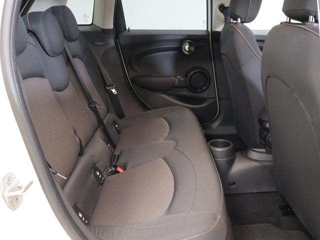 MINI クーパーD 認定中古車 2年保証 15インチAW 純正HDDナビゲーション リヤカメラ 前後センサー LEDヘッドライト 衝突警告 USB コンフォートアクセス ブラックリーフ&ミラーキャップ(14枚目)