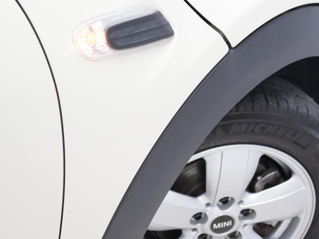 MINI クーパーD 認定中古車 2年保証 15インチAW 純正HDDナビゲーション リヤカメラ 前後センサー LEDヘッドライト 衝突警告 USB コンフォートアクセス ブラックリーフ&ミラーキャップ(24枚目)