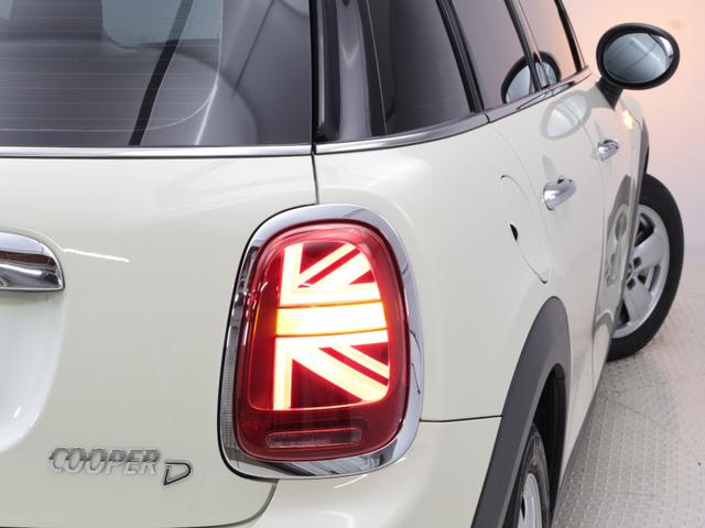 MINI クーパーD 認定中古車 2年保証 15インチAW 純正HDDナビゲーション リヤカメラ 前後センサー LEDヘッドライト 衝突警告 USB コンフォートアクセス ブラックリーフ&ミラーキャップ(32枚目)