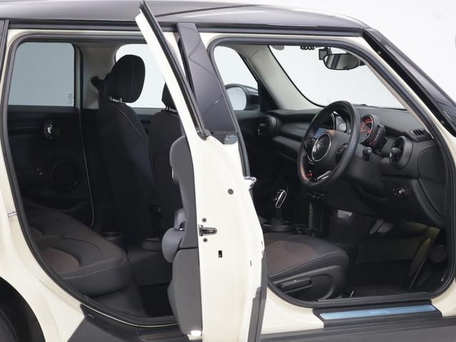MINI クーパーD 認定中古車 2年保証 15インチAW 純正HDDナビゲーション リヤカメラ 前後センサー LEDヘッドライト 衝突警告 USB コンフォートアクセス ブラックリーフ&ミラーキャップ(33枚目)
