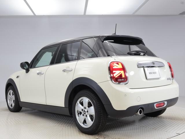 MINI クーパーD 認定中古車 2年保証 15インチAW 純正HDDナビゲーション リヤカメラ 前後センサー LEDヘッドライト 衝突警告 USB コンフォートアクセス ブラックリーフ&ミラーキャップ(43枚目)