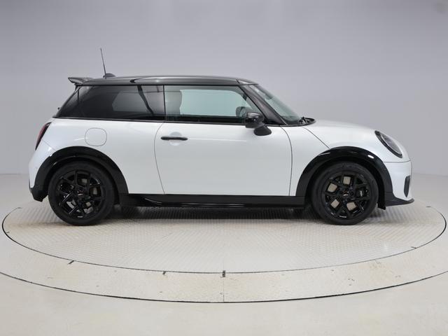 MINI クーパーS ジョン・クーパー・ワークス・トリム 認定中古車 2年保証 JCWトリム 17インチAW パドルシフト ヘッドアップディスプレイ Harman/Kardon アクティブクルーズコントロール 全周囲カメラ アダプティブLED 衝突軽減(6枚目)