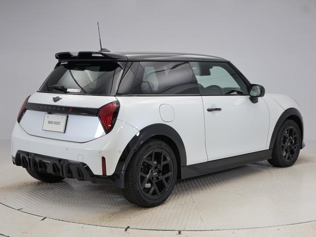 MINI クーパーS ジョン・クーパー・ワークス・トリム 認定中古車 2年保証 JCWトリム 17インチAW パドルシフト ヘッドアップディスプレイ Harman/Kardon アクティブクルーズコントロール 全周囲カメラ アダプティブLED 衝突軽減(9枚目)