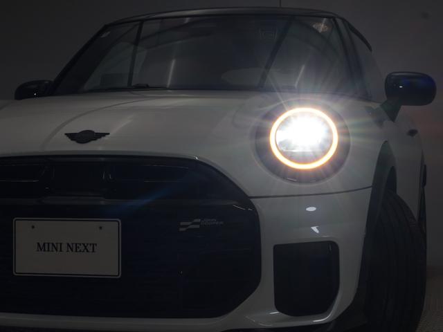 MINI クーパーS ジョン・クーパー・ワークス・トリム 認定中古車 2年保証 JCWトリム 17インチAW パドルシフト ヘッドアップディスプレイ Harman/Kardon アクティブクルーズコントロール 全周囲カメラ アダプティブLED 衝突軽減(24枚目)