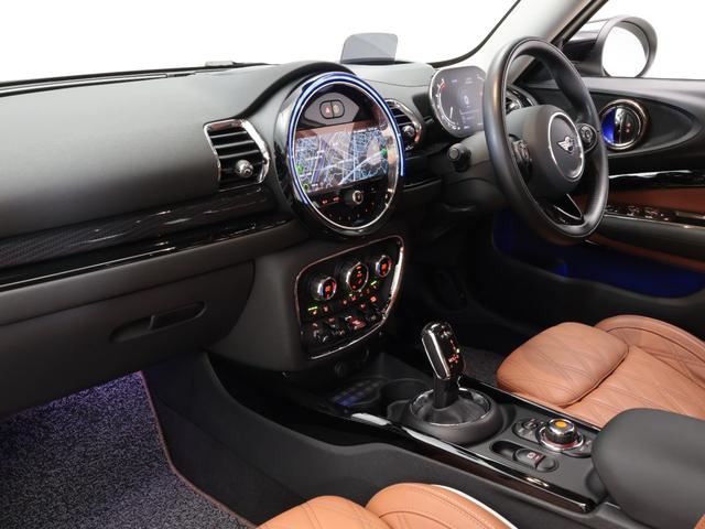 MINI クーパーSD クラブマン 認定中古車 2年保証 チェスターレザー フロント電動シート 17インチAW ヘッドアップディスプレイ アクティブクルーズコントロール リヤカメラ 前後センサー LEDヘッドライト 衝突軽減 車線逸脱(4枚目)