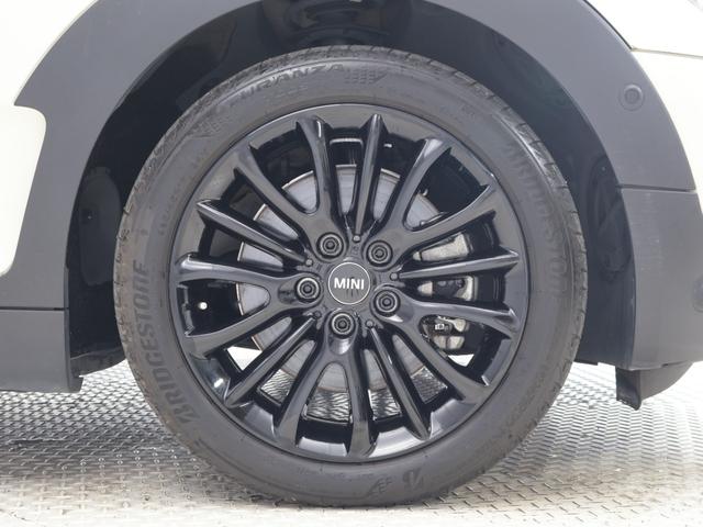 MINI クーパーSD クラブマン 認定中古車 2年保証 チェスターレザー フロント電動シート 17インチAW ヘッドアップディスプレイ アクティブクルーズコントロール リヤカメラ 前後センサー LEDヘッドライト 衝突軽減 車線逸脱(10枚目)
