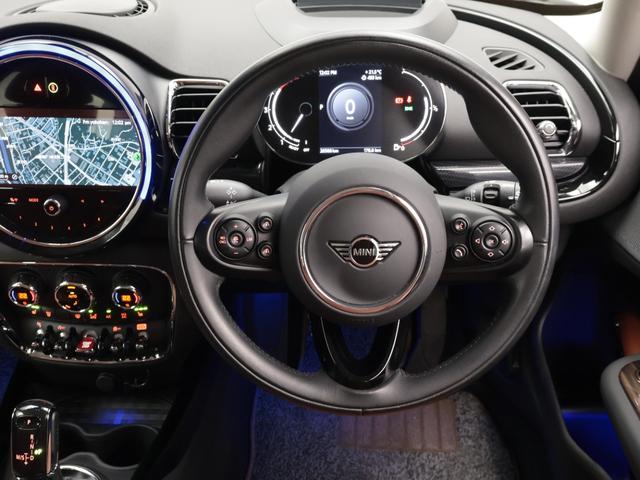 MINI クーパーSD クラブマン 認定中古車 2年保証 チェスターレザー フロント電動シート 17インチAW ヘッドアップディスプレイ アクティブクルーズコントロール リヤカメラ 前後センサー LEDヘッドライト 衝突軽減 車線逸脱(11枚目)
