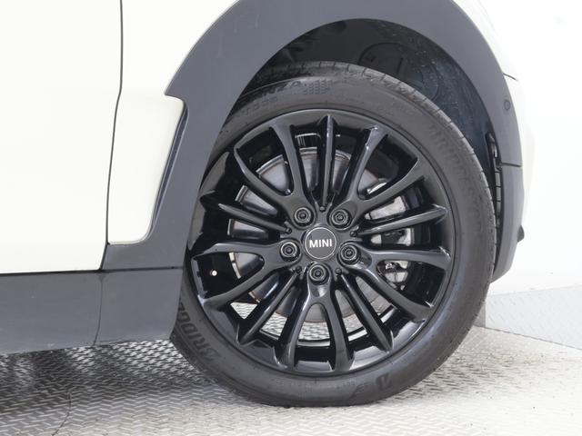 MINI クーパーSD クラブマン 認定中古車 2年保証 チェスターレザー フロント電動シート 17インチAW ヘッドアップディスプレイ アクティブクルーズコントロール リヤカメラ 前後センサー LEDヘッドライト 衝突軽減 車線逸脱(28枚目)