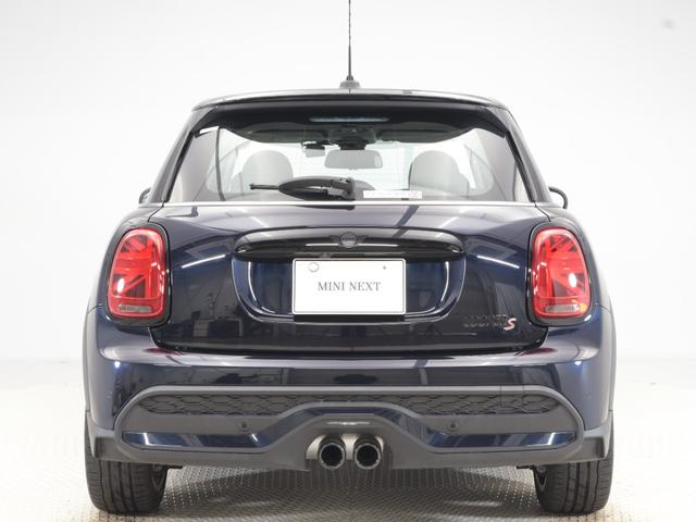 MINI クーパーS クラシック・トリム 認定中古車 2年保証 17インチAW クルーズコントロール ナビ非装着車 リヤカメラ 前後センサー LEDヘッドライト 衝突軽減 車線逸脱 USB コンフォートアクセス フロントシートヒーター(8枚目)