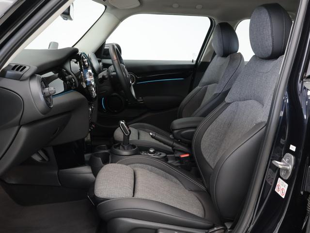 MINI クーパーS クラシック・トリム 認定中古車 2年保証 17インチAW クルーズコントロール ナビ非装着車 リヤカメラ 前後センサー LEDヘッドライト 衝突軽減 車線逸脱 USB コンフォートアクセス フロントシートヒーター(13枚目)