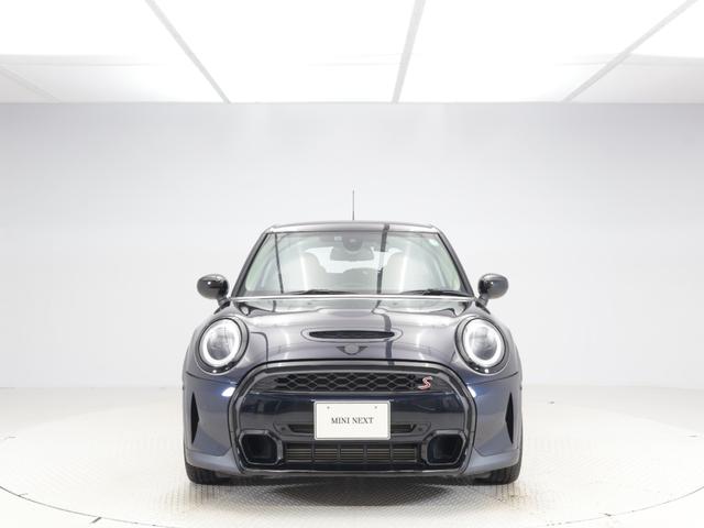 MINI クーパーS クラシック・トリム 認定中古車 2年保証 17インチAW クルーズコントロール ナビ非装着車 リヤカメラ 前後センサー LEDヘッドライト 衝突軽減 車線逸脱 USB コンフォートアクセス フロントシートヒーター(21枚目)