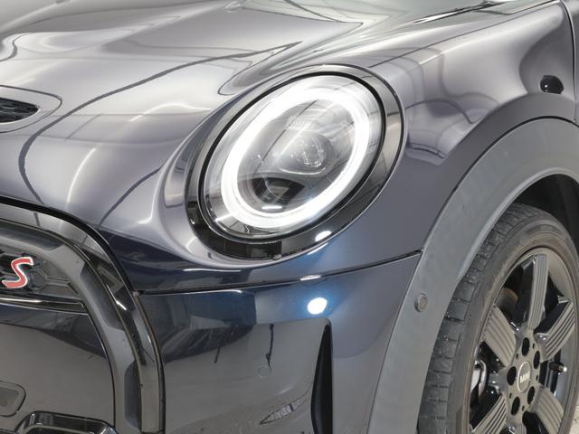 MINI クーパーS クラシック・トリム 認定中古車 2年保証 17インチAW クルーズコントロール ナビ非装着車 リヤカメラ 前後センサー LEDヘッドライト 衝突軽減 車線逸脱 USB コンフォートアクセス フロントシートヒーター(24枚目)