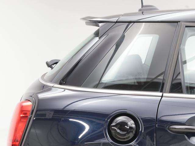 MINI クーパーS クラシック・トリム 認定中古車 2年保証 17インチAW クルーズコントロール ナビ非装着車 リヤカメラ 前後センサー LEDヘッドライト 衝突軽減 車線逸脱 USB コンフォートアクセス フロントシートヒーター(29枚目)
