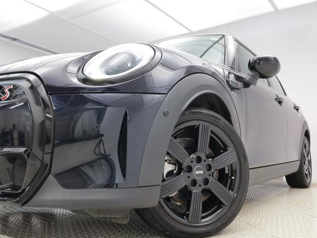 MINI クーパーS クラシック・トリム 認定中古車 2年保証 17インチAW クルーズコントロール ナビ非装着車 リヤカメラ 前後センサー LEDヘッドライト 衝突軽減 車線逸脱 USB コンフォートアクセス フロントシートヒーター(30枚目)