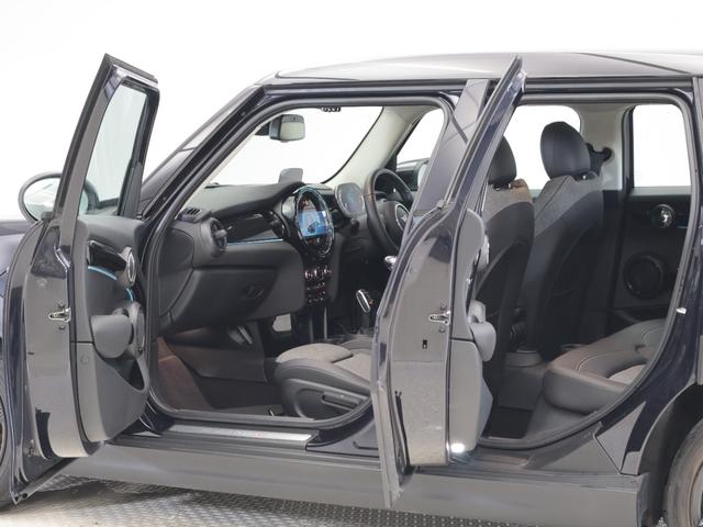 MINI クーパーS クラシック・トリム 認定中古車 2年保証 17インチAW クルーズコントロール ナビ非装着車 リヤカメラ 前後センサー LEDヘッドライト 衝突軽減 車線逸脱 USB コンフォートアクセス フロントシートヒーター(38枚目)