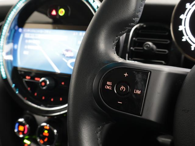 MINI クーパーS クラシック・トリム 認定中古車 2年保証 17インチAW クルーズコントロール ナビ非装着車 リヤカメラ 前後センサー LEDヘッドライト 衝突軽減 車線逸脱 USB コンフォートアクセス フロントシートヒーター(42枚目)