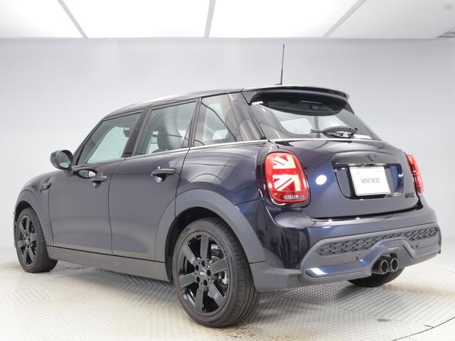 MINI クーパーS クラシック・トリム 認定中古車 2年保証 17インチAW クルーズコントロール ナビ非装着車 リヤカメラ 前後センサー LEDヘッドライト 衝突軽減 車線逸脱 USB コンフォートアクセス フロントシートヒーター(50枚目)
