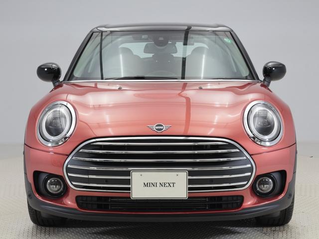 ＭＩＮＩ クーパー　クラブマン　クラシック・トリム　認定中古車　２年保証　スポーツシート　１７インチＡＷ　クルーズコントロール　リヤカメラ　前後センサー　ＬＥＤ　衝突警告　車線逸脱　フロントシートヒーター　コンフォートアクセス　純正ＨＤＤナビゲーション（3枚目）