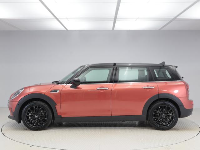 ＭＩＮＩ クーパー　クラブマン　クラシック・トリム　認定中古車　２年保証　スポーツシート　１７インチＡＷ　クルーズコントロール　リヤカメラ　前後センサー　ＬＥＤ　衝突警告　車線逸脱　フロントシートヒーター　コンフォートアクセス　純正ＨＤＤナビゲーション（7枚目）