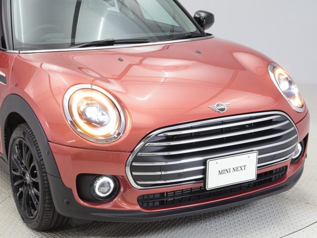 ＭＩＮＩ クーパー　クラブマン　クラシック・トリム　認定中古車　２年保証　スポーツシート　１７インチＡＷ　クルーズコントロール　リヤカメラ　前後センサー　ＬＥＤ　衝突警告　車線逸脱　フロントシートヒーター　コンフォートアクセス　純正ＨＤＤナビゲーション（21枚目）