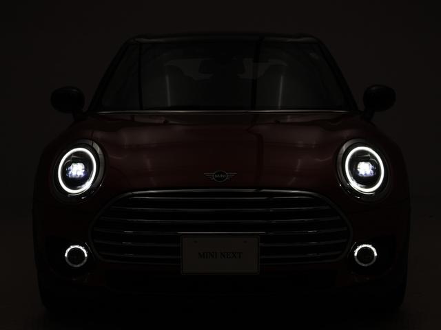 ＭＩＮＩ クーパー　クラブマン　クラシック・トリム　認定中古車　２年保証　スポーツシート　１７インチＡＷ　クルーズコントロール　リヤカメラ　前後センサー　ＬＥＤ　衝突警告　車線逸脱　フロントシートヒーター　コンフォートアクセス　純正ＨＤＤナビゲーション（23枚目）